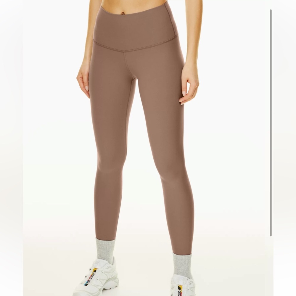 TNA Butter High Rise Cheeky Leggings size XS in deep taupe